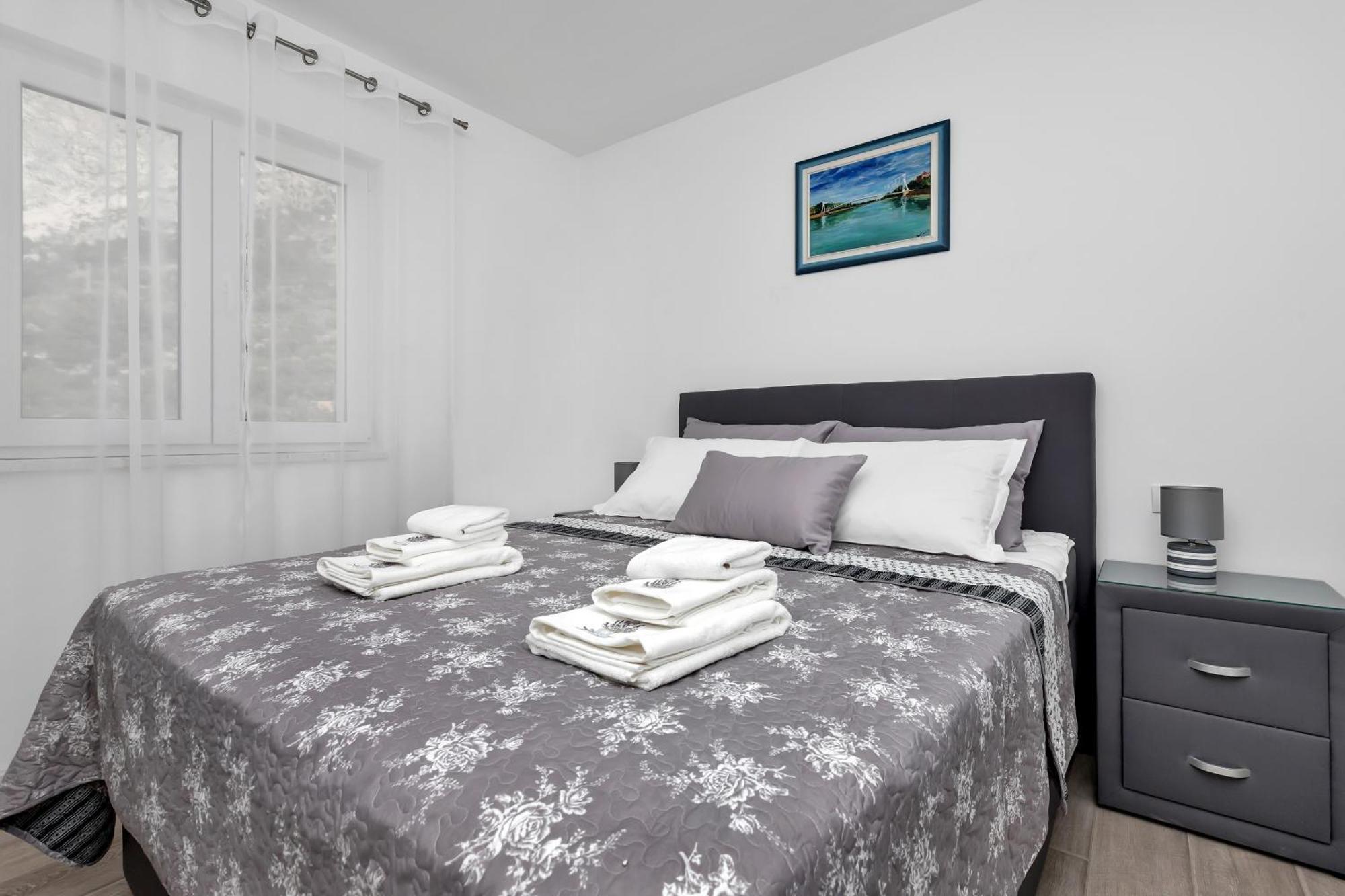 Apartment Mila Mare *